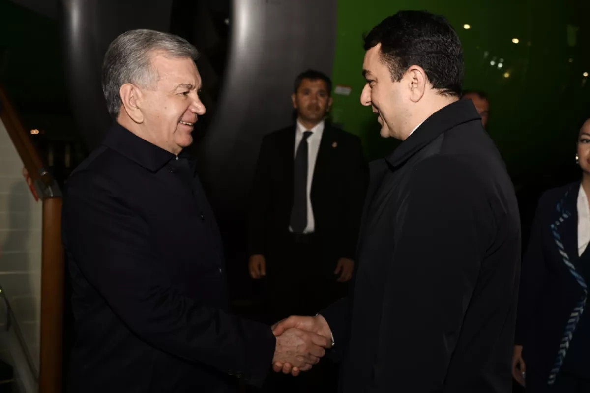 Uzbek president visits Azerbaijan to attend UN World Urban Forum PHOTO