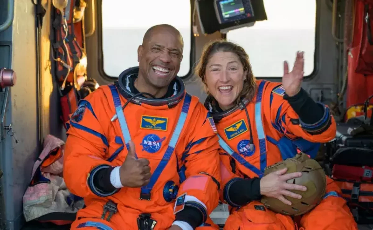 Artemis II astronauts return to Earth after historic 10-day lunar mission PHOTO / VIDEO