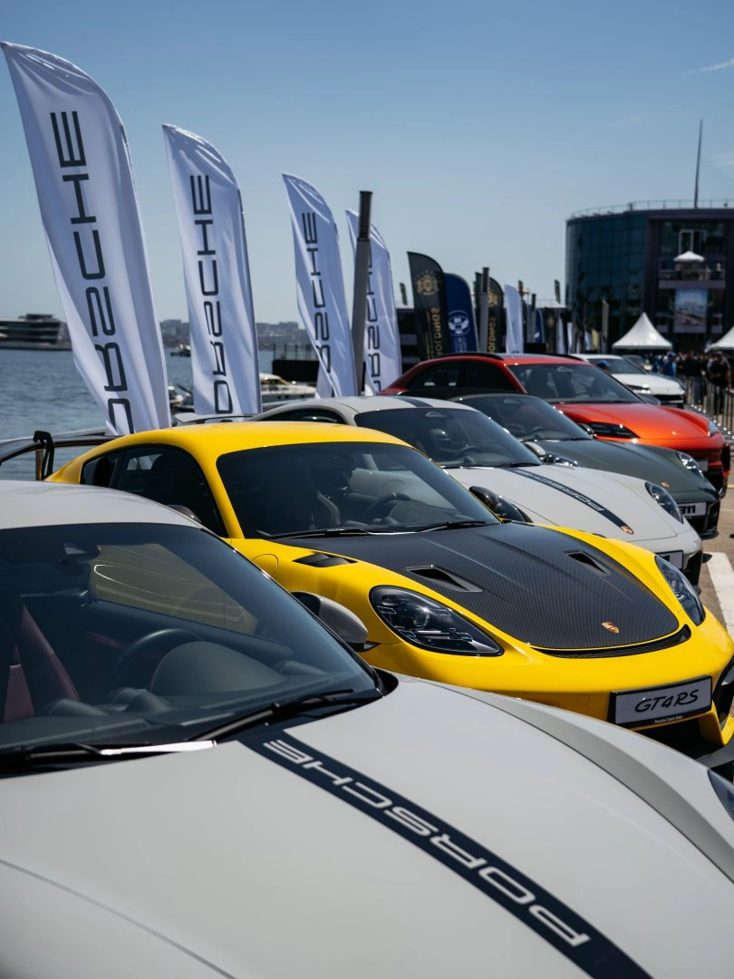 Baku hosts successful Classics & Supercars Festival (PHOTO/VIDEO)