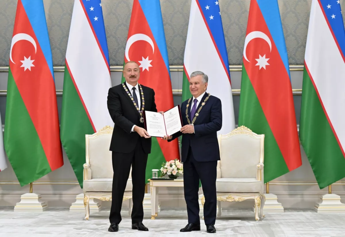 Aliyev and Mirziyoyev exchange highest state honors in Tashkent PHOTO