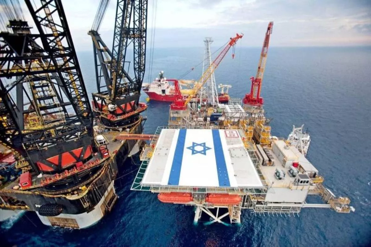 Israel suspends operations at two gas fields over missile threats