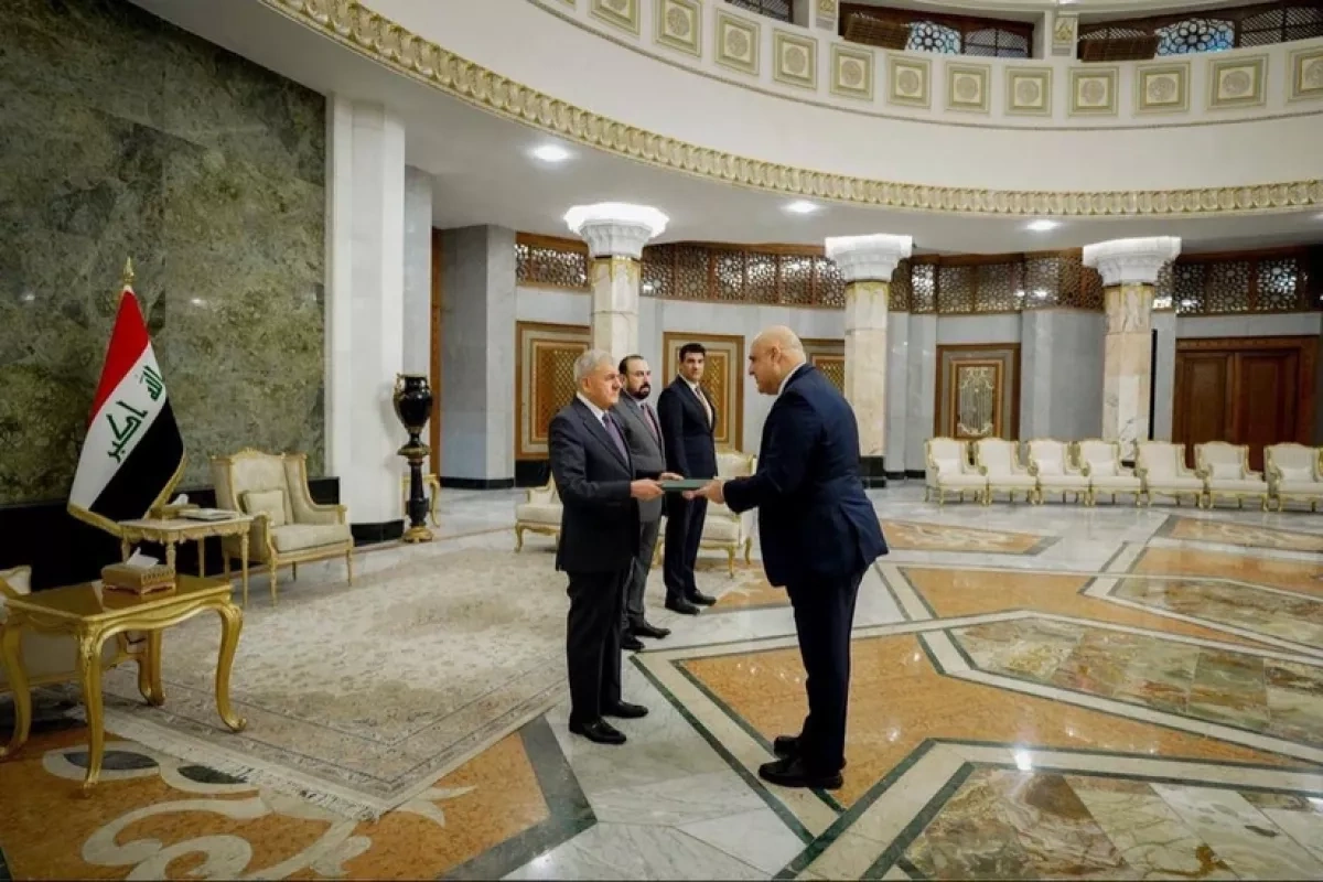 Azerbaijani ambassador presents credentials to Iraqi president PHOTO