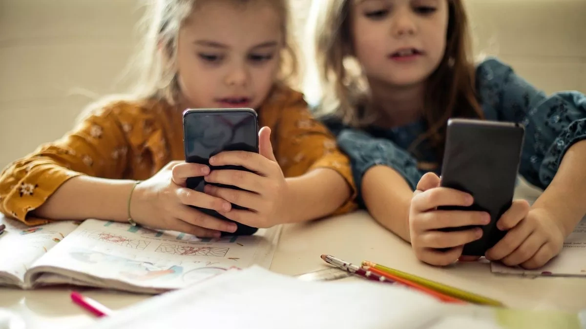 EU plans to water down von der Leyen’s social media restrictions for minors