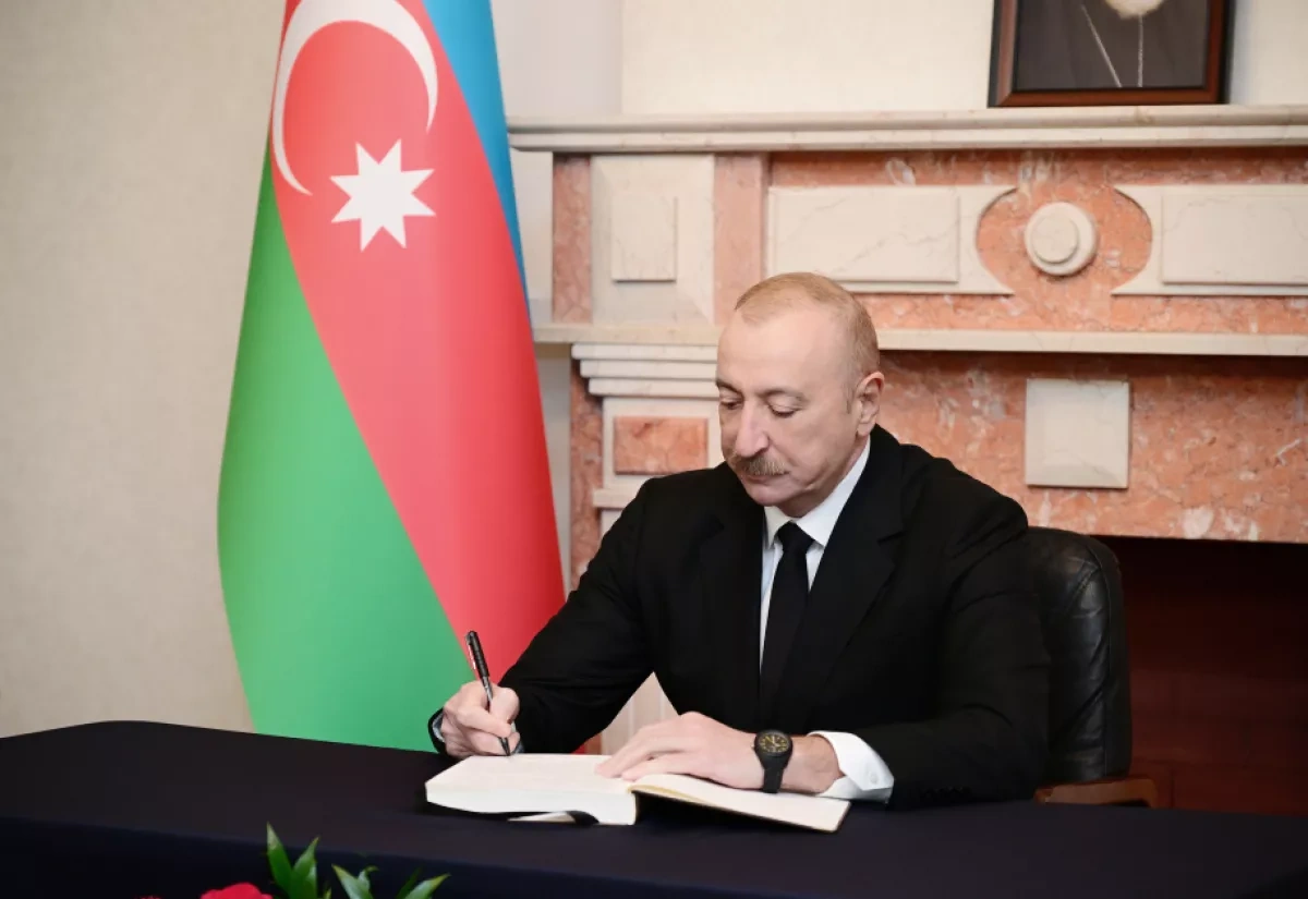 Azerbaijani president visits Georgian embassy to condole Patriarch Ilia II’s passing PHOTO