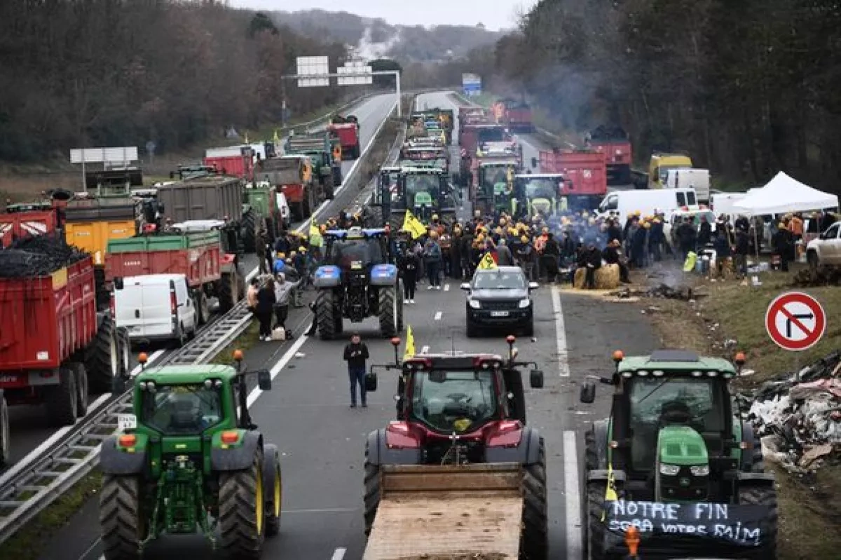 France: Four arrested after major farm-police clash in Ariège