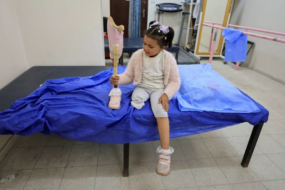 In Gaza, basic healthcare becoming privilege