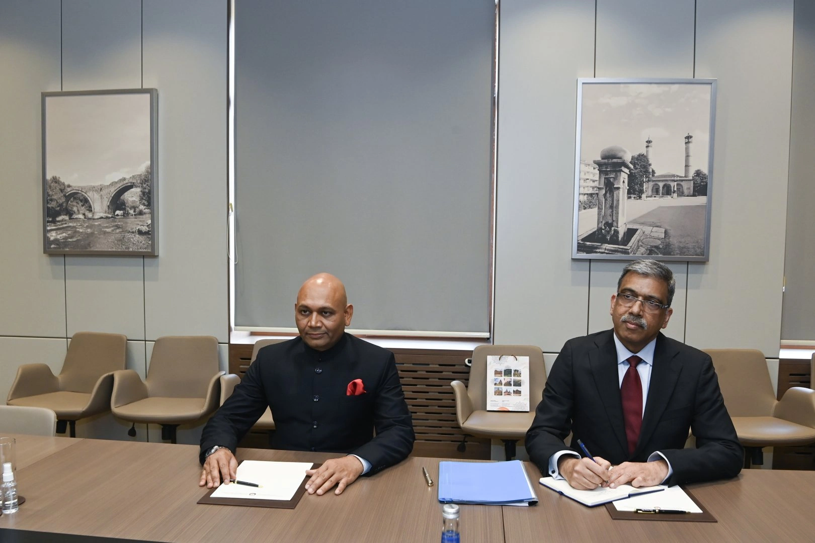 Azerbaijan's FM receives new Indian ambassador, discusses bilateral relations (PHOTO)