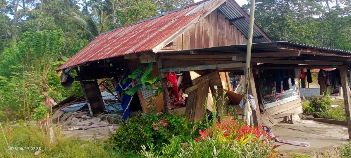 Indonesia’s Central Sulawesi under emergency after 6.7-magnitude quake PHOTO