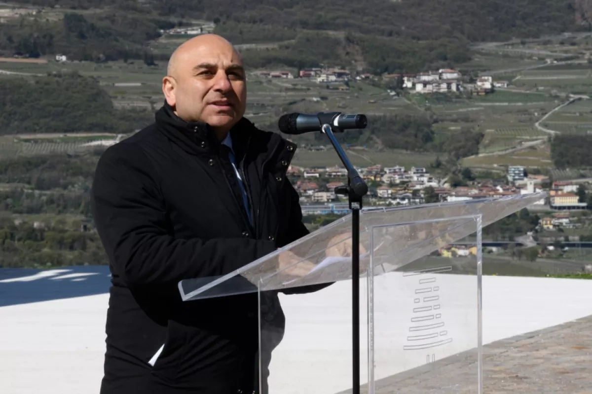 Azerbaijani flag gets raised in Italy to mark Day of Genocide PHOTO