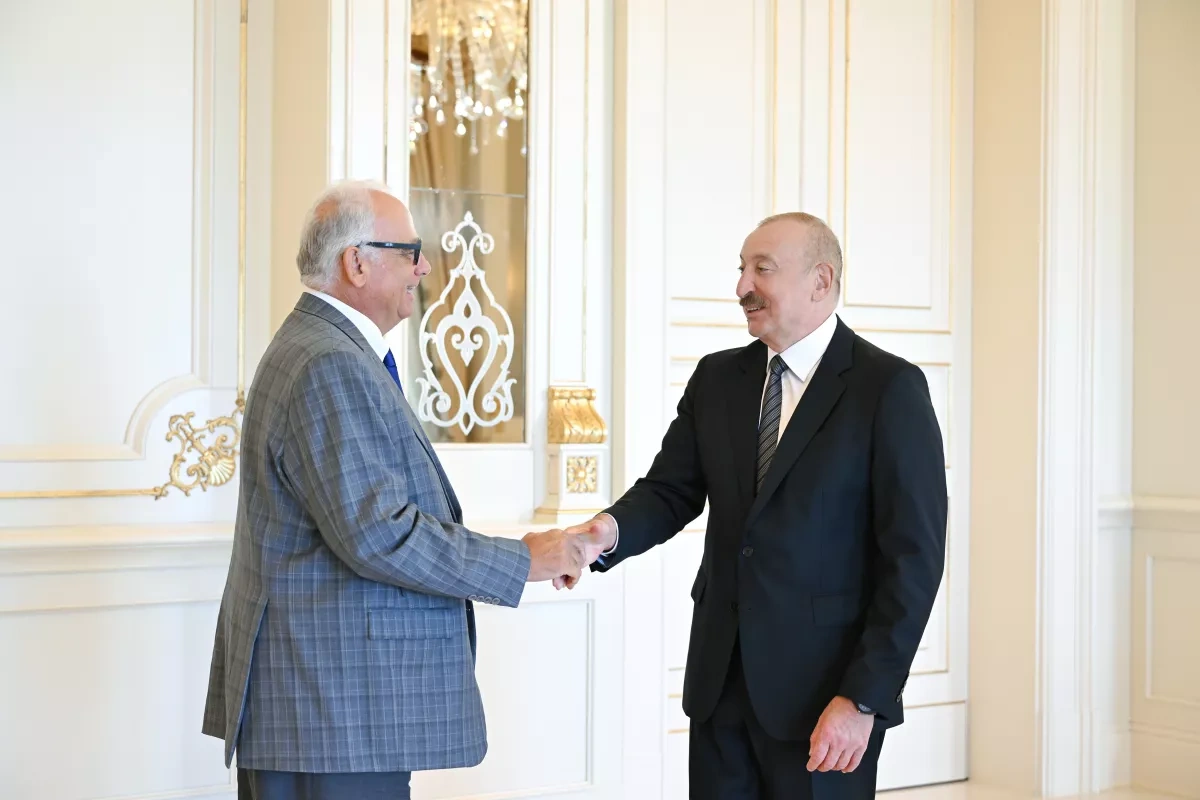 Azerbaijan's president meets United World Wrestling chief PHOTO