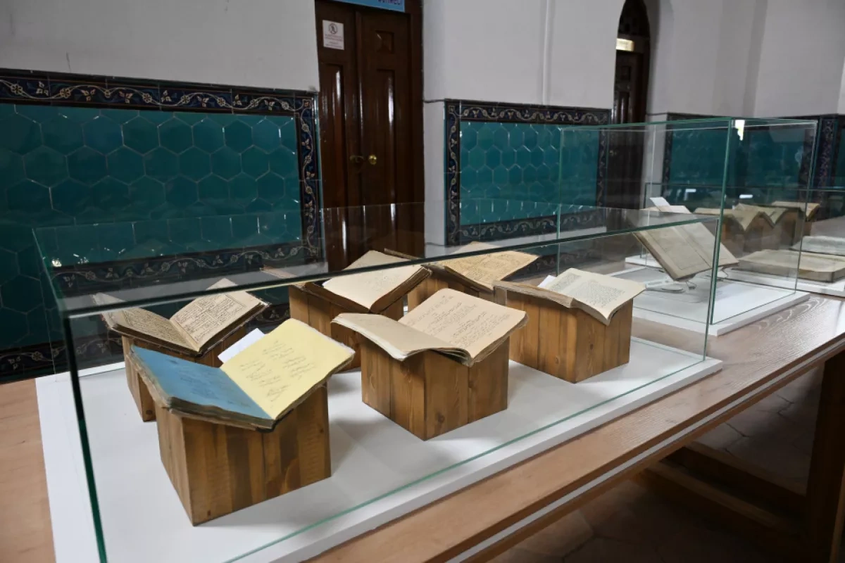 Azerbaijani president tours “Azret Sultan” museum-reserve in Turkistan PHOTO