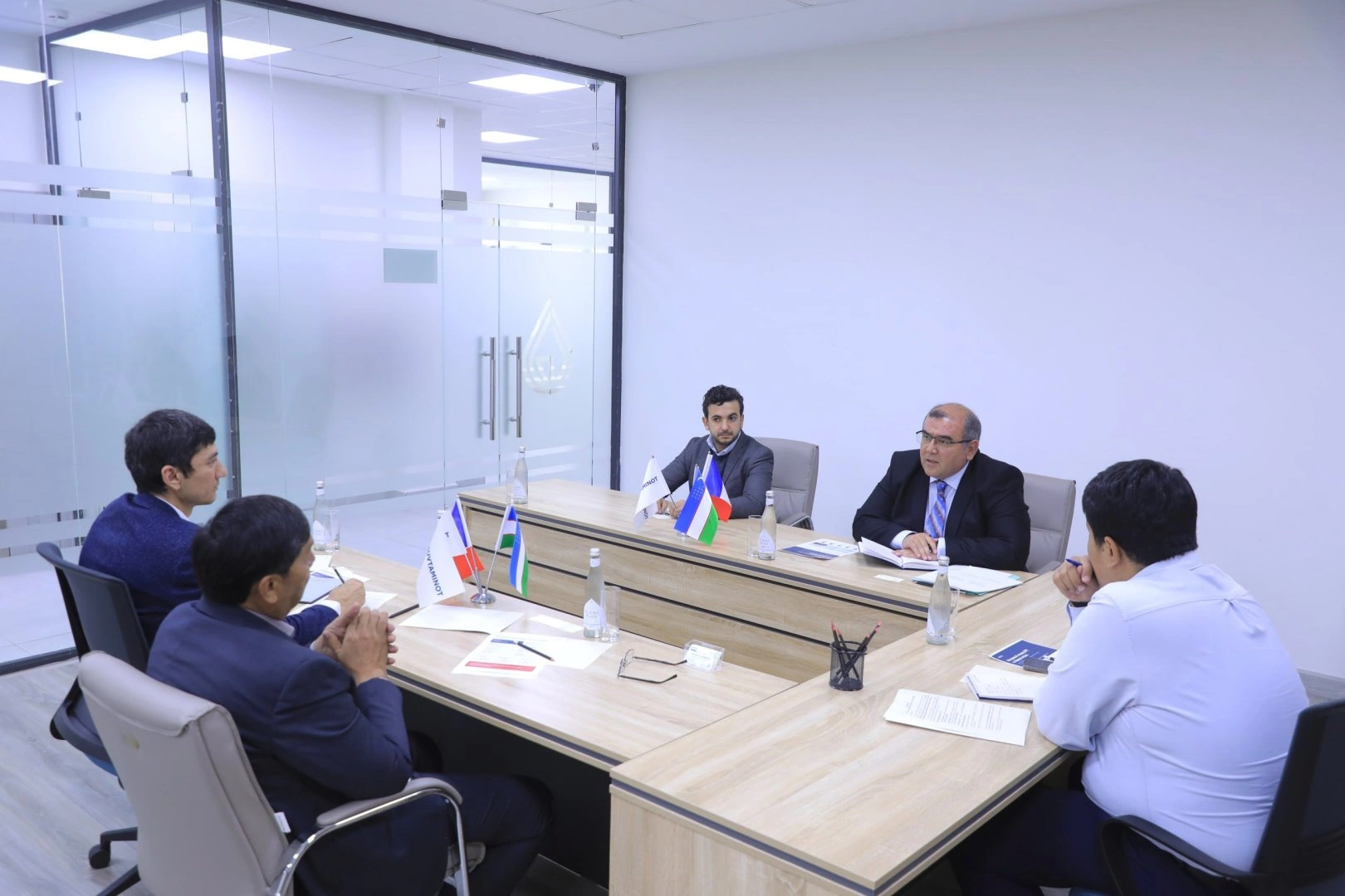 Uzbekistan's Uzsuvtaminot, French Veolia explore water sector PPP projects