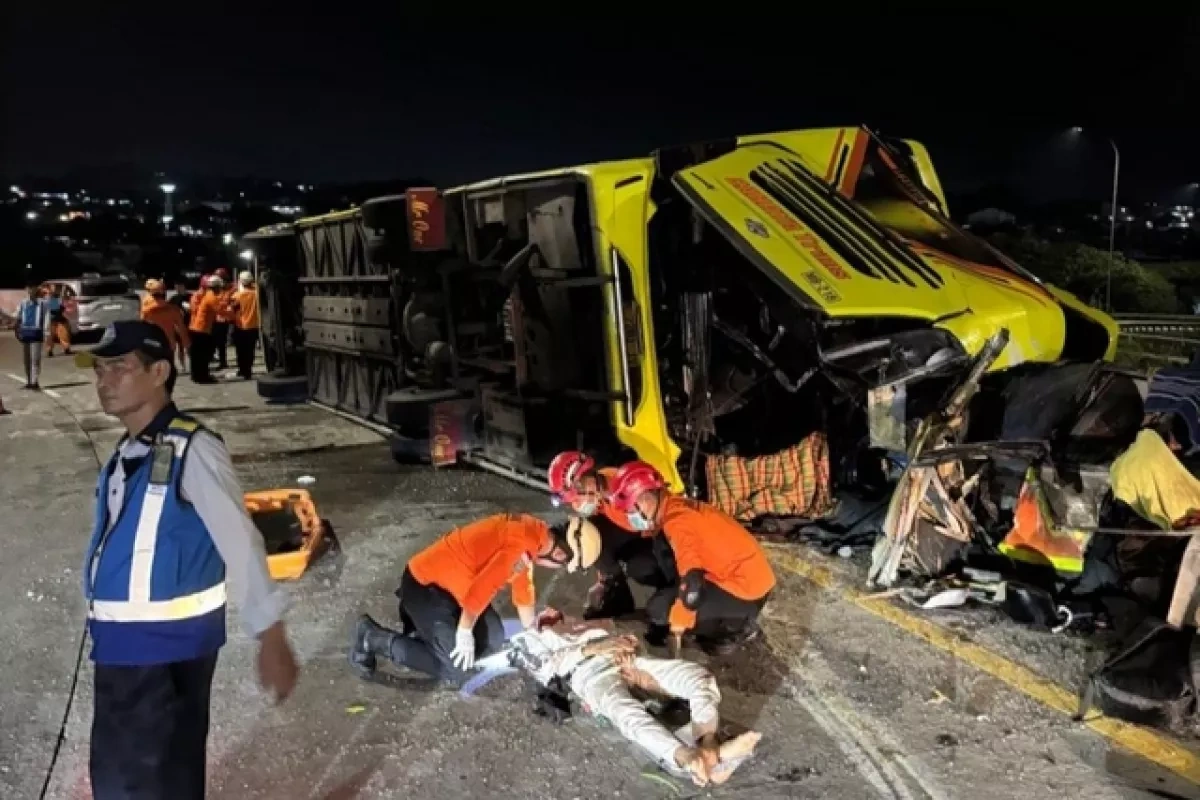Fatal bus accident claims 16 lives on Indonesia’s Java island VIDEO