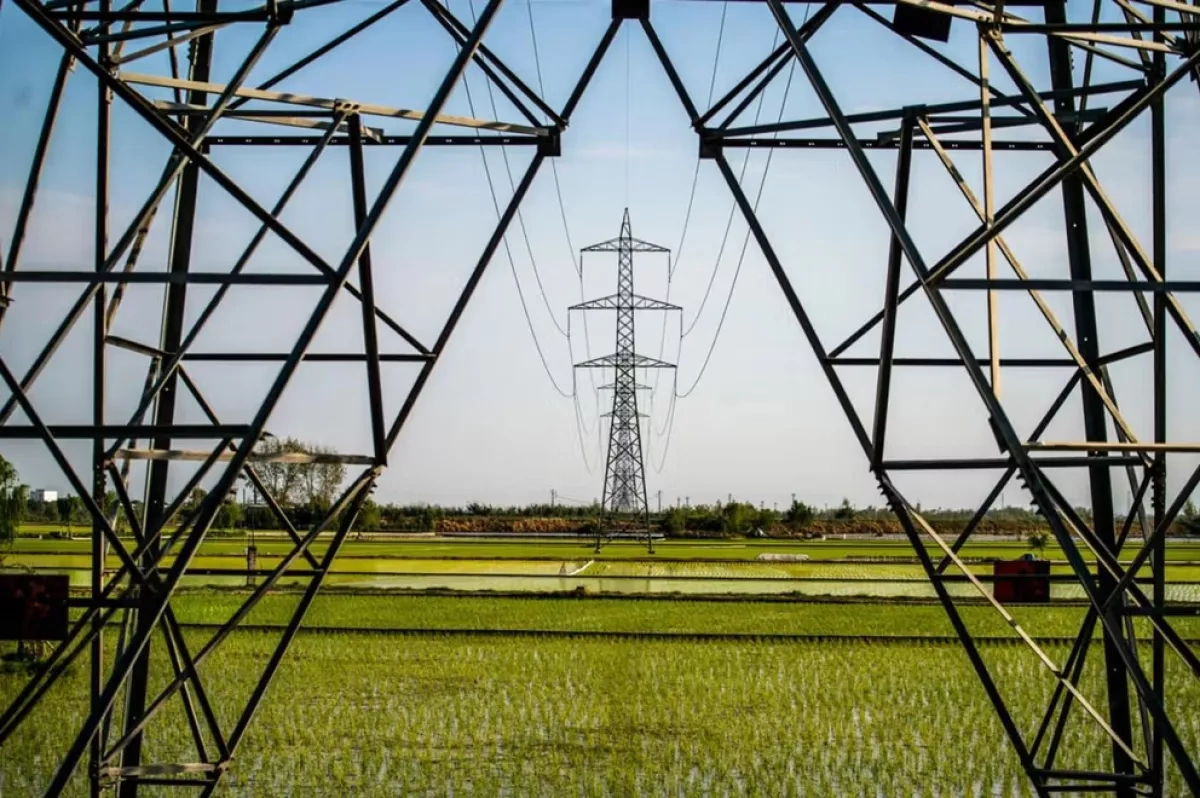 Iran to begin linking power grid with Qatar, minister says