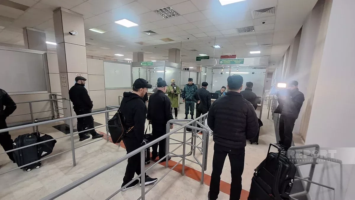 Turkish and Tajik citizens evacuated from Iran to Azerbaijan PHOTO