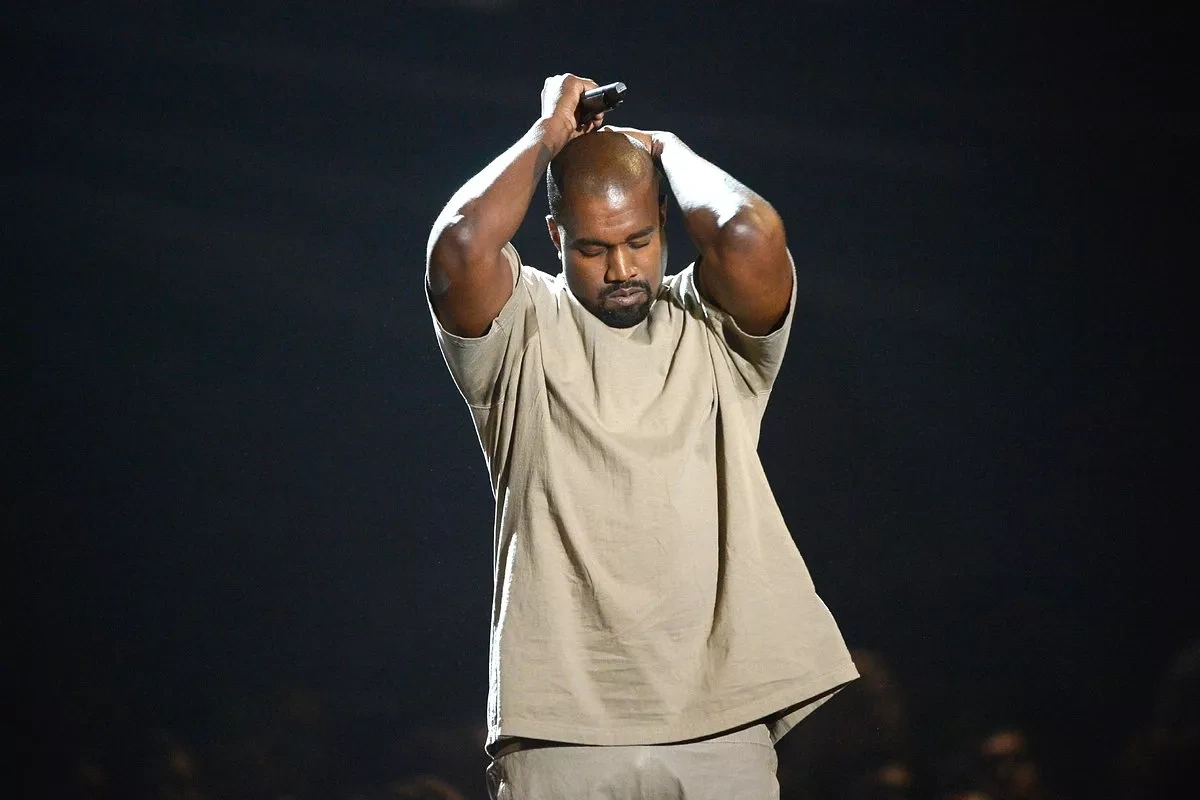Media: Kanye West removes St. Petersburg from concert schedule PHOTO