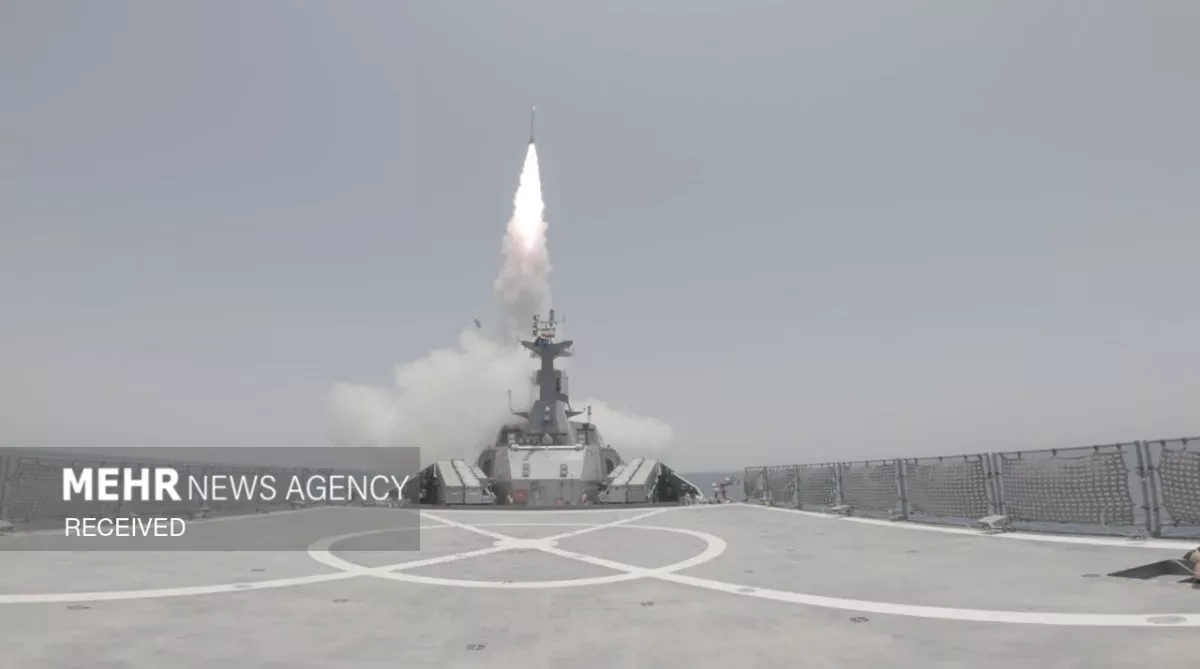 Iran tests new generation missile systems during Gulf exercises photo
