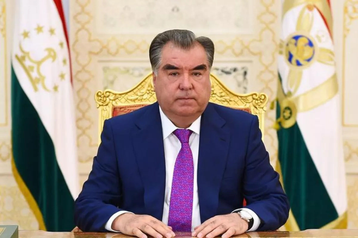 Tajikistan's president proposes building major oil refinery in Central Asia
