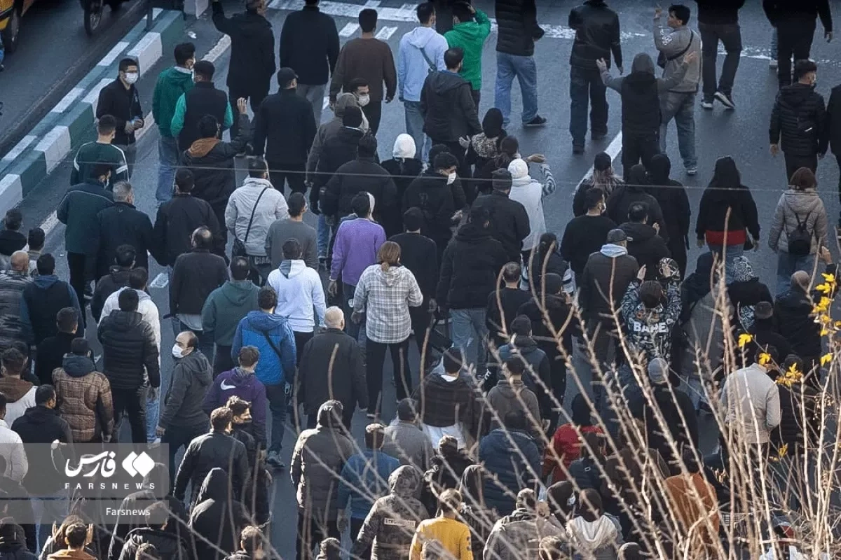 Protests, strikes escalate in Tehran amid historic fall of Iranian rial
