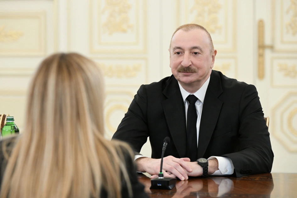 President Ilham Aliyev holds expanded meeting with President of Italian Council of Ministers (PHOTO)
