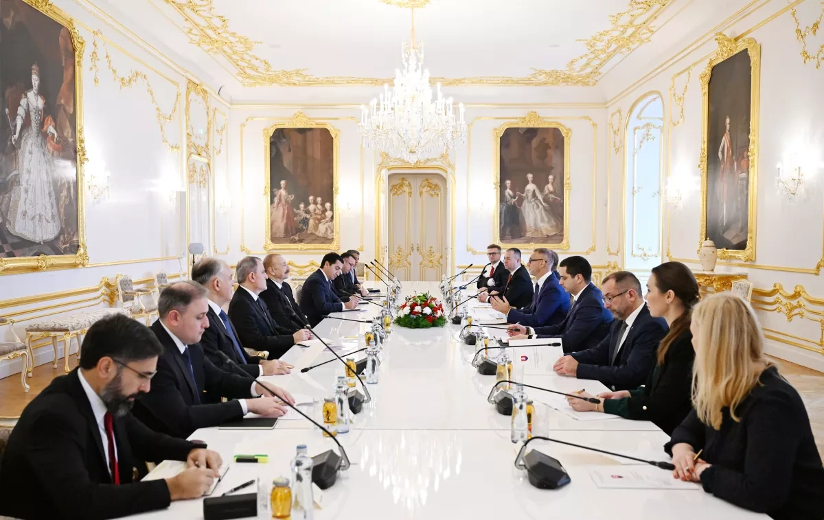 Azerbaijani president holds one-on-one, expanded meetings with Speaker of Slovak National Council PHOTO