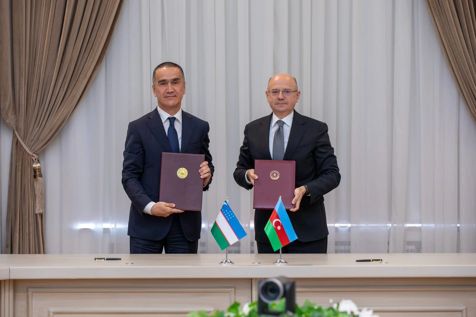 Azerbaijan, Uzbekistan ink roadmap for expanding energy cooperation (PHOTO)
