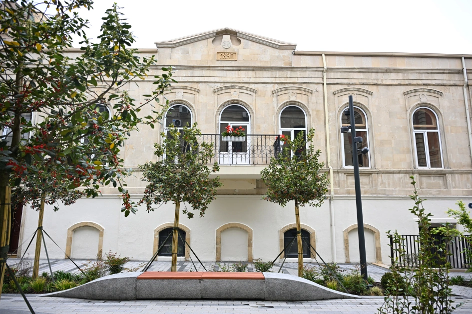 President Ilham Aliyev, First Lady Mehriban Aliyeva attend inauguration of Islam Safarli Street following reconstruction (PHOTO)
