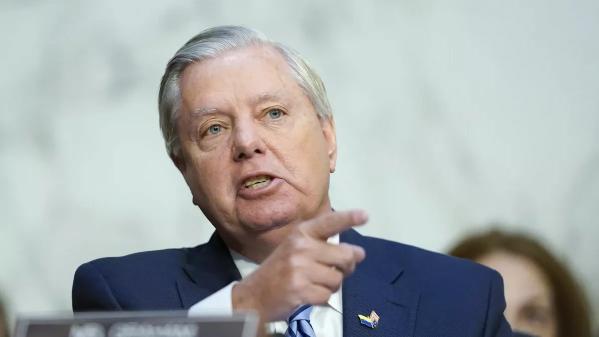 US prepares sanctions bill targeting buyers of Russian oil, senator says