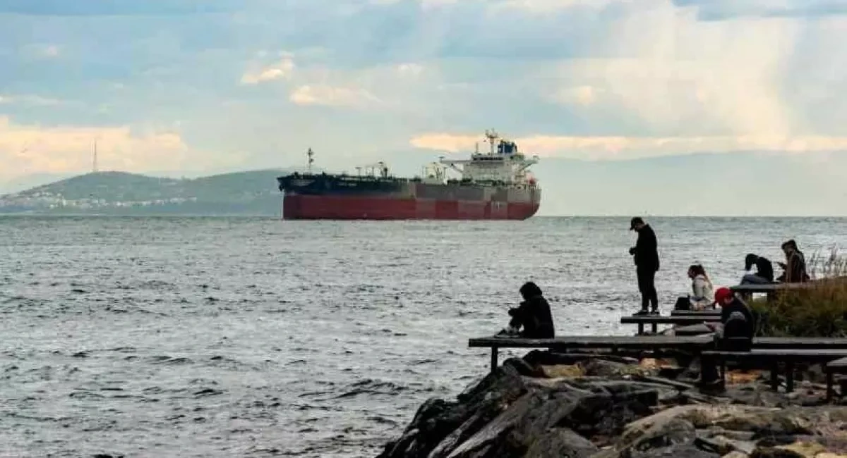 Tanker costs hit 17-year high as Gulf exporters race to move oil