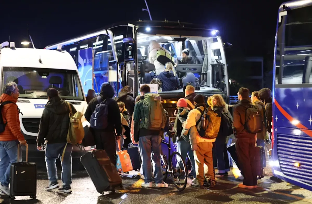 Masked man arrested after explosion, threats on high-speed train in Germany Photo