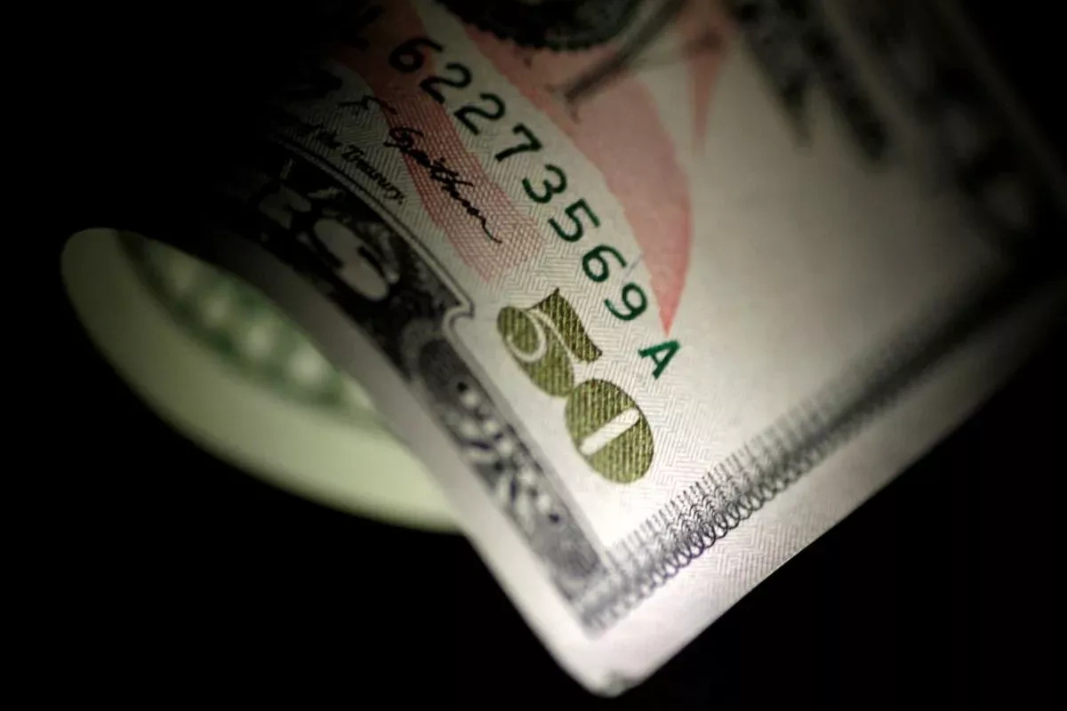 US dollar set for biggest annual drop since 2017 amid Fed rate cuts