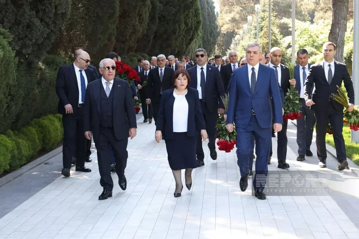 Officials pay tribute to National Leader Heydar Aliyev on his 103rd birth anniversary PHOTO