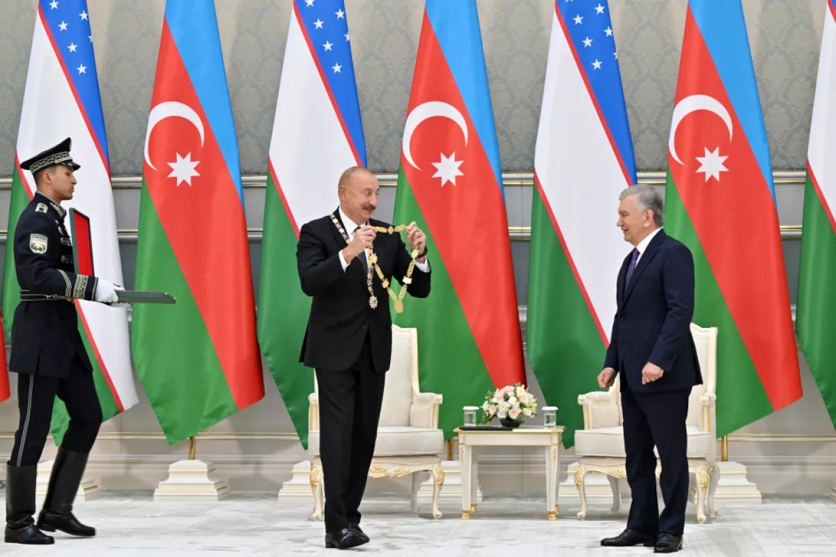 Aliyev and Mirziyoyev exchange highest state honors in Tashkent PHOTO