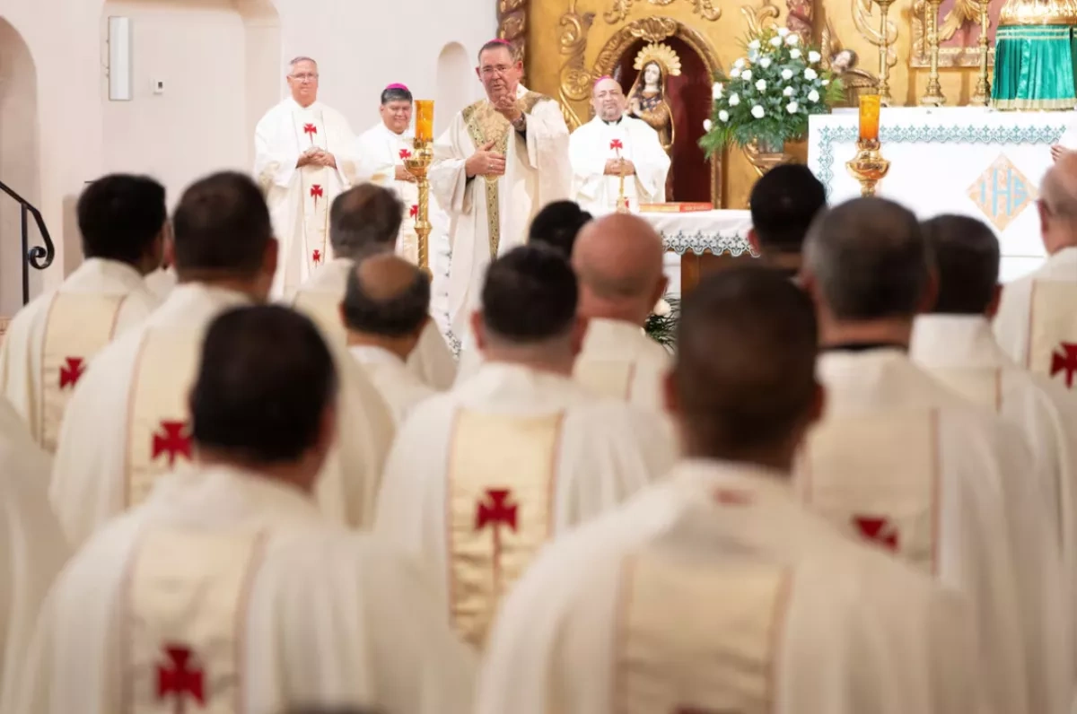 Catholic clergy call for dignified treatment of migrants