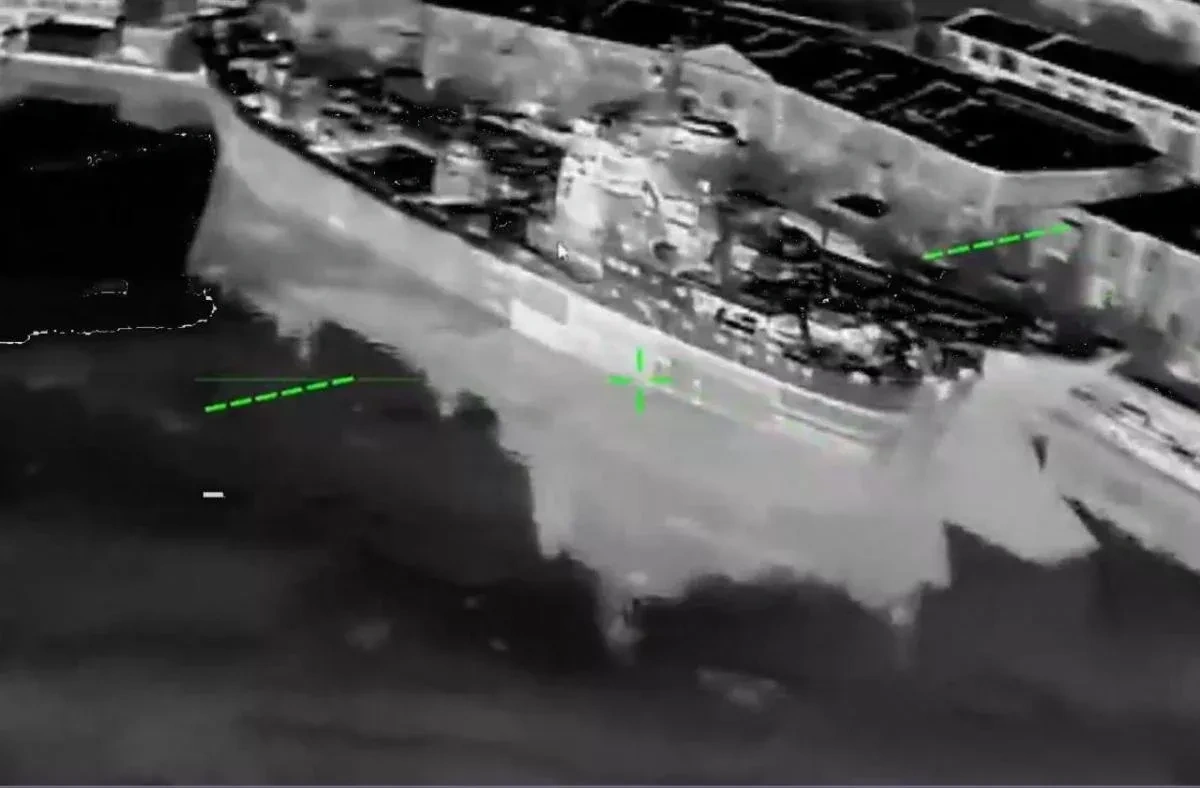 Ukraine destroys three Russian warships, fighter jet in major strike PHOTO