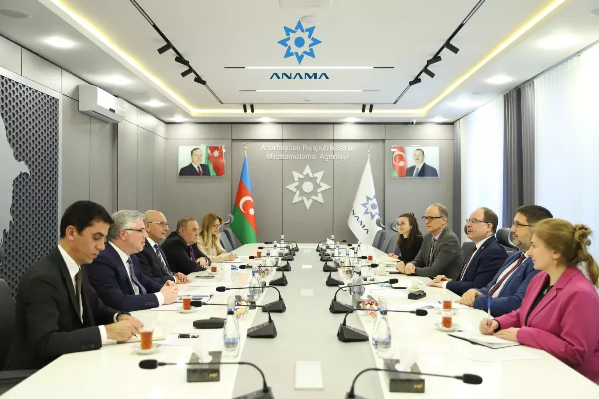 Azerbaijan, GICHD consult on expanded cooperation on humanitarian demining