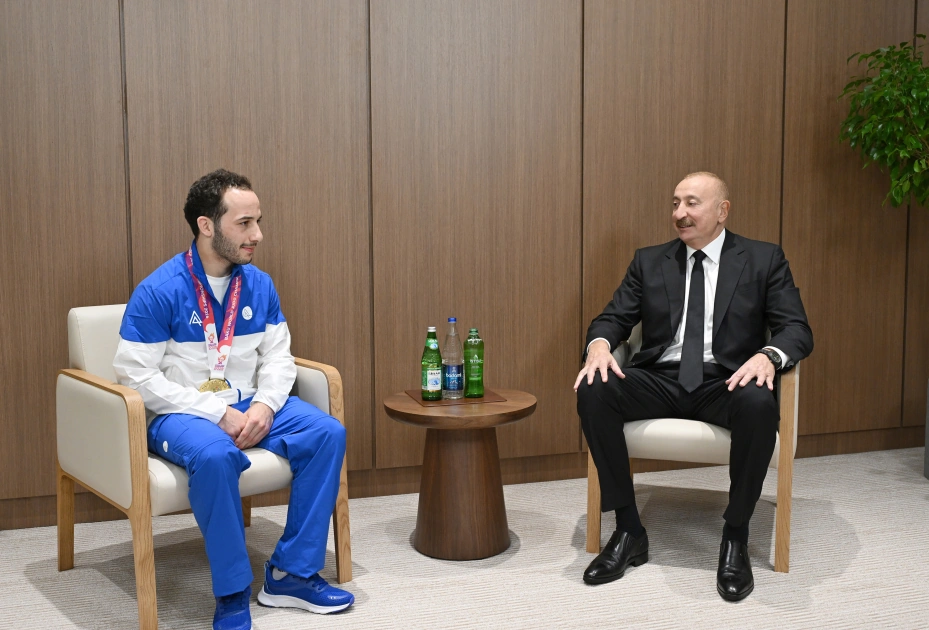 President Ilham Aliyev's sincere dialogue with Azerbaijani judoka Ahmad Yusifov (PHOTO)