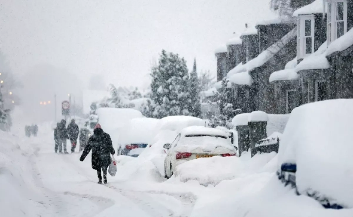 Northern Europe travel chaos as winter weather disrupts flights