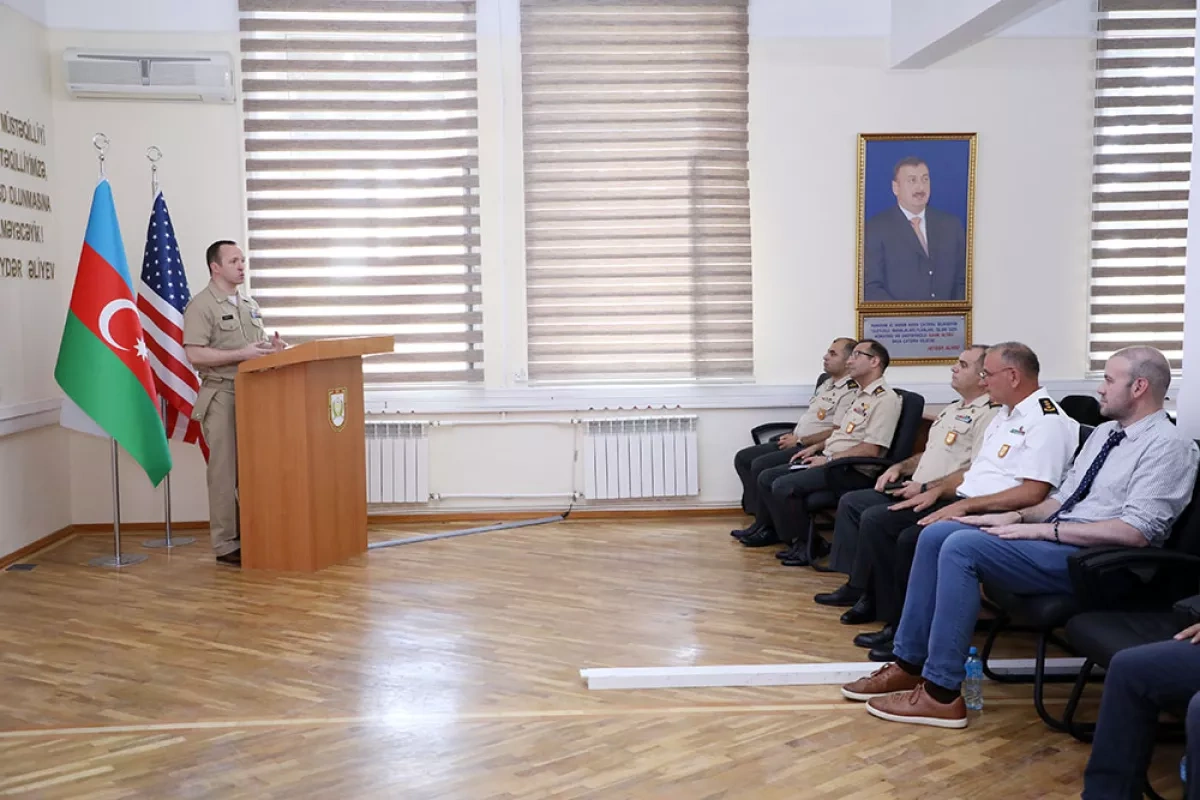 Azerbaijan launches English-language course with US military instructors PHOTO