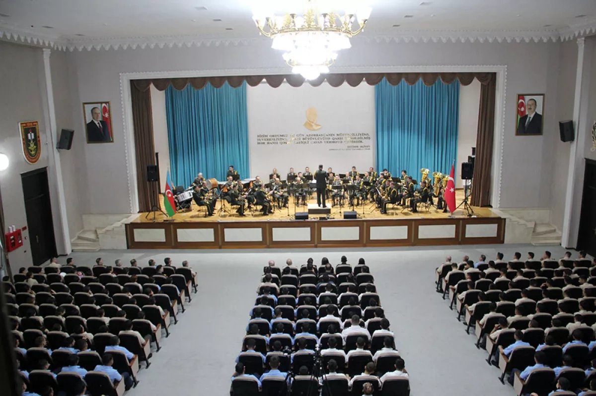 Turkish military band stages special Armed Forces Day concert in Azerbaijan PHOTO