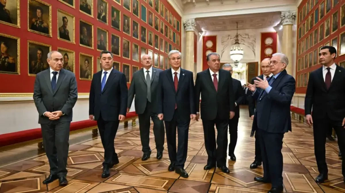 CIS leaders visit Hermitage Museum during summit in St Petersburg PHOTO