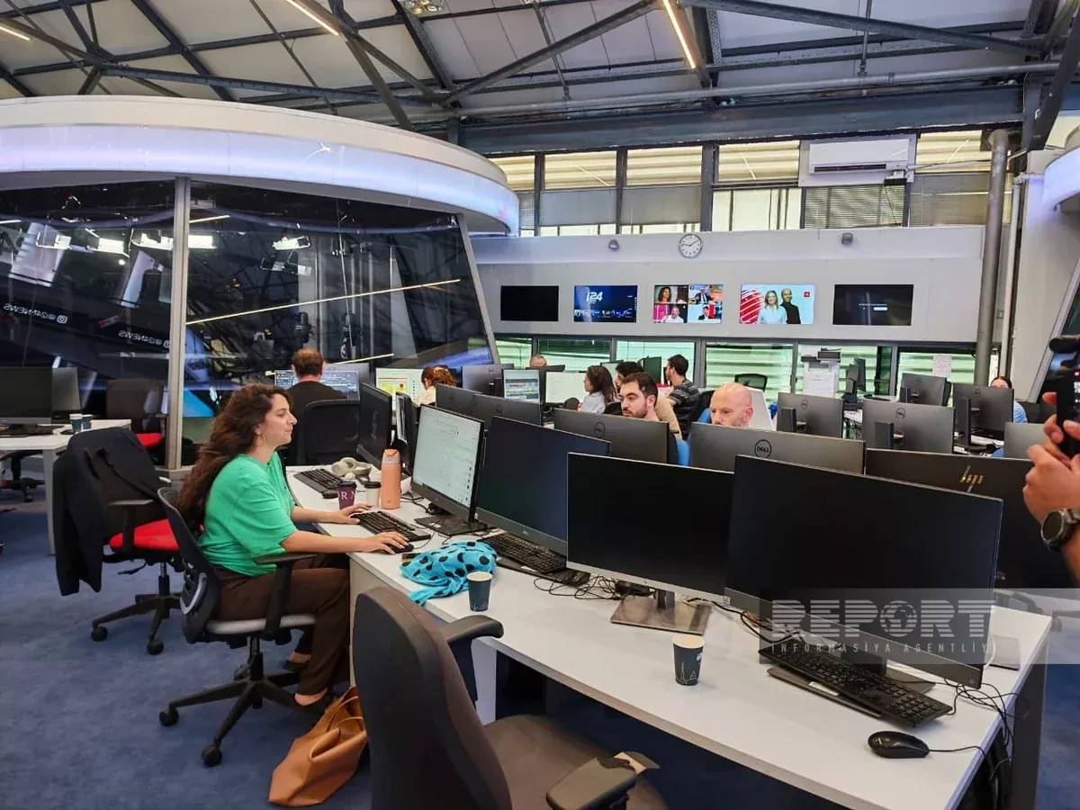 Azerbaijani journalists explore i24NEWS operations in Israel PHOTO