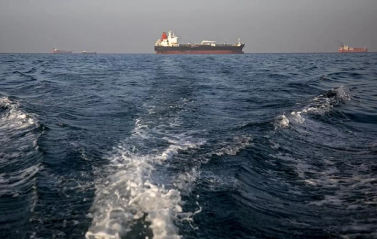 FT: Hormuz shipping insurance costs plunge after US-Iran deal