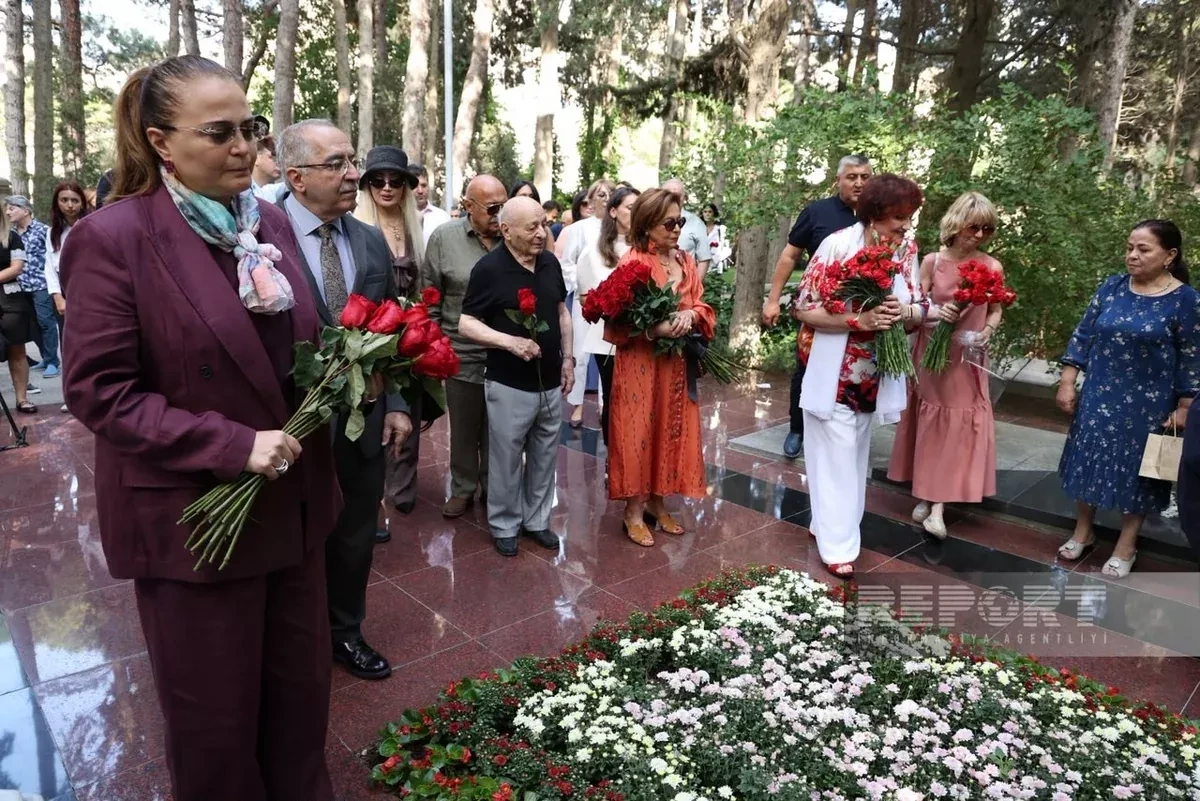 Baku honors iconic singer Muslim Magomayev on 84th birth anniversary PHOTO