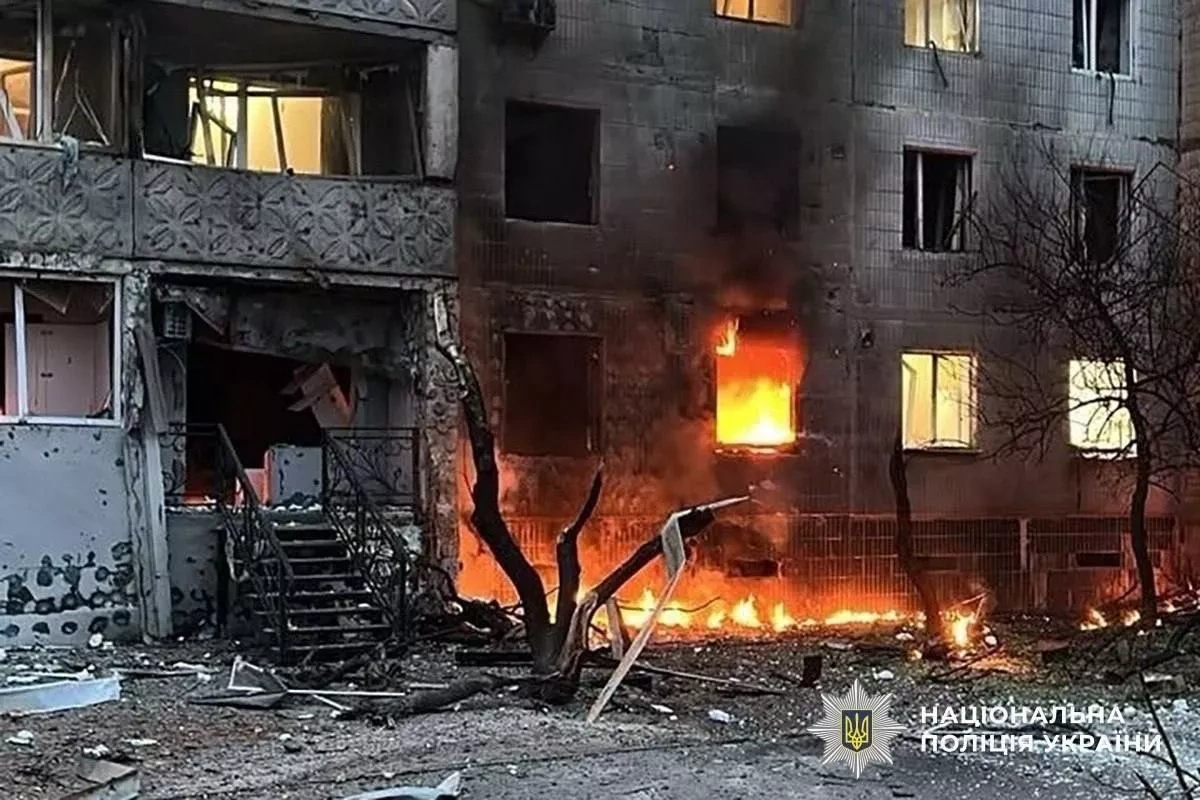 Russian drone attack sets Sumy shopping centre ablaze, six injured VIDEO / PHOTO