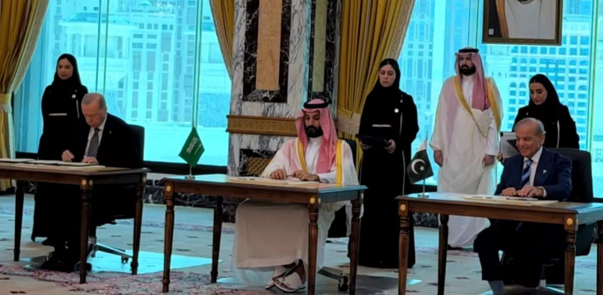 Türkiye, Saudi Arabia, Pakistan sign trilateral defence agreement PHOTO/Updated
