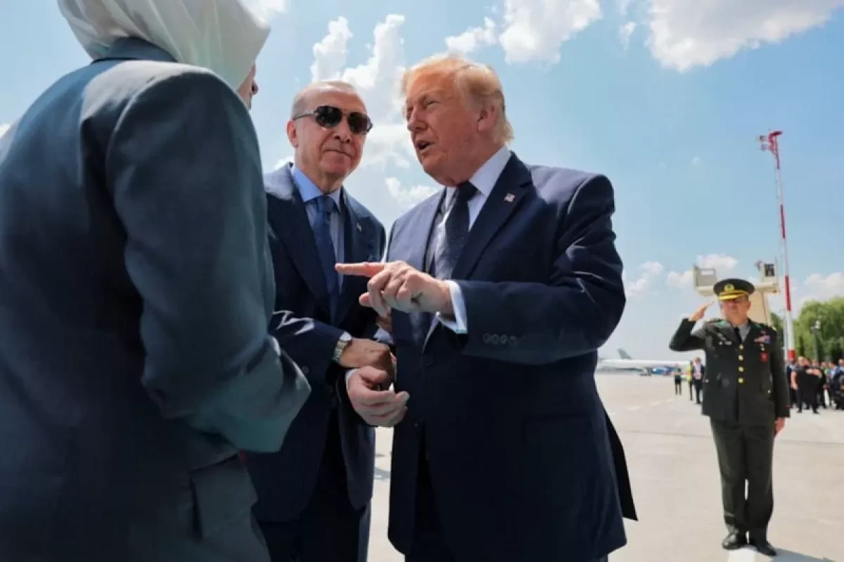 Erdogan personally welcomes Trump ahead of NATO summit in Ankara PHOTO/VIDEO