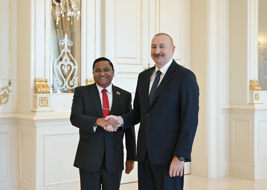 President Ilham Aliyev receives Sri Lanka's Minister of Foreign Affairs, Foreign Employment & Tourism (PHOTO)