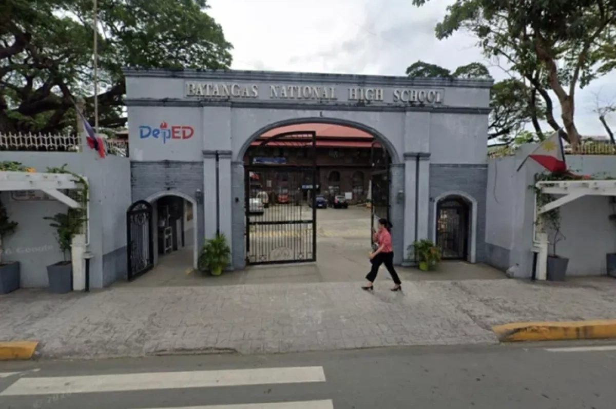 Philippines school suspends classes after shooting threats