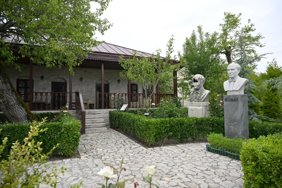 President Ilham Aliyev and President Serdar Berdimuhamedov visit Bulbul's house-museum in Shusha (PHOTO)